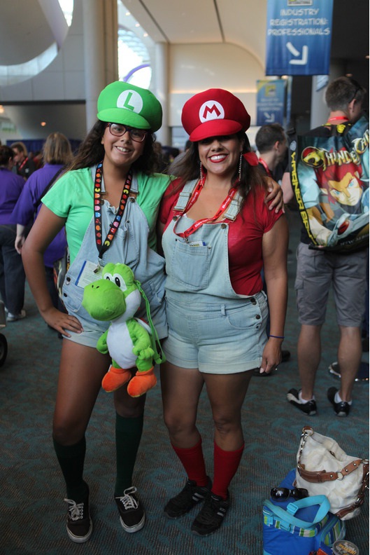 Big breast Mario-Hot Girls In Mario Cosplays