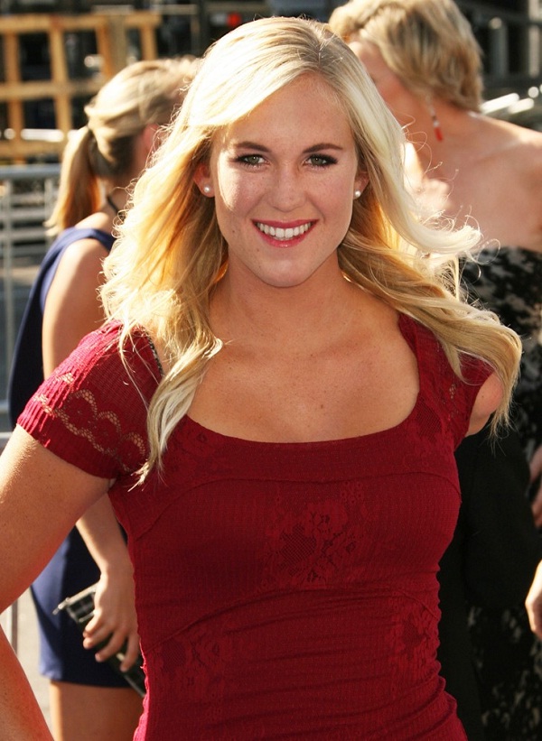 Bethany Hamilton-Amazing People With Physical Disabilities