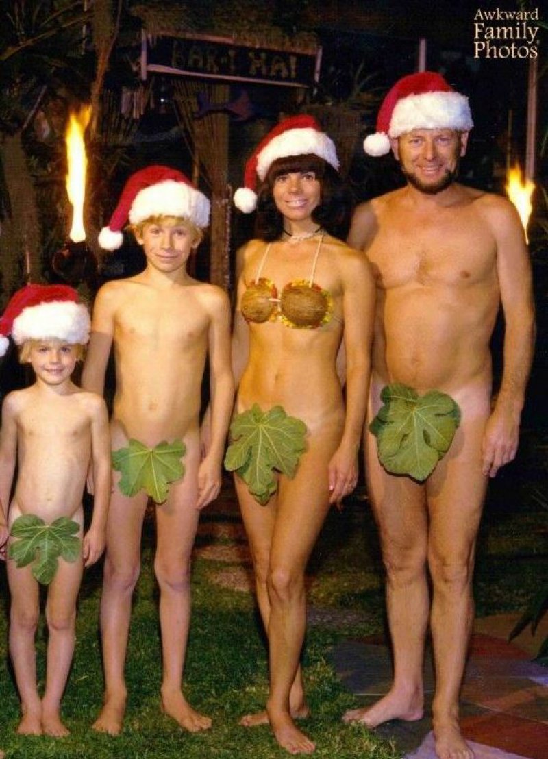 And This Awkward Family Photo-15 Families Who Are Closer Than They Should Be