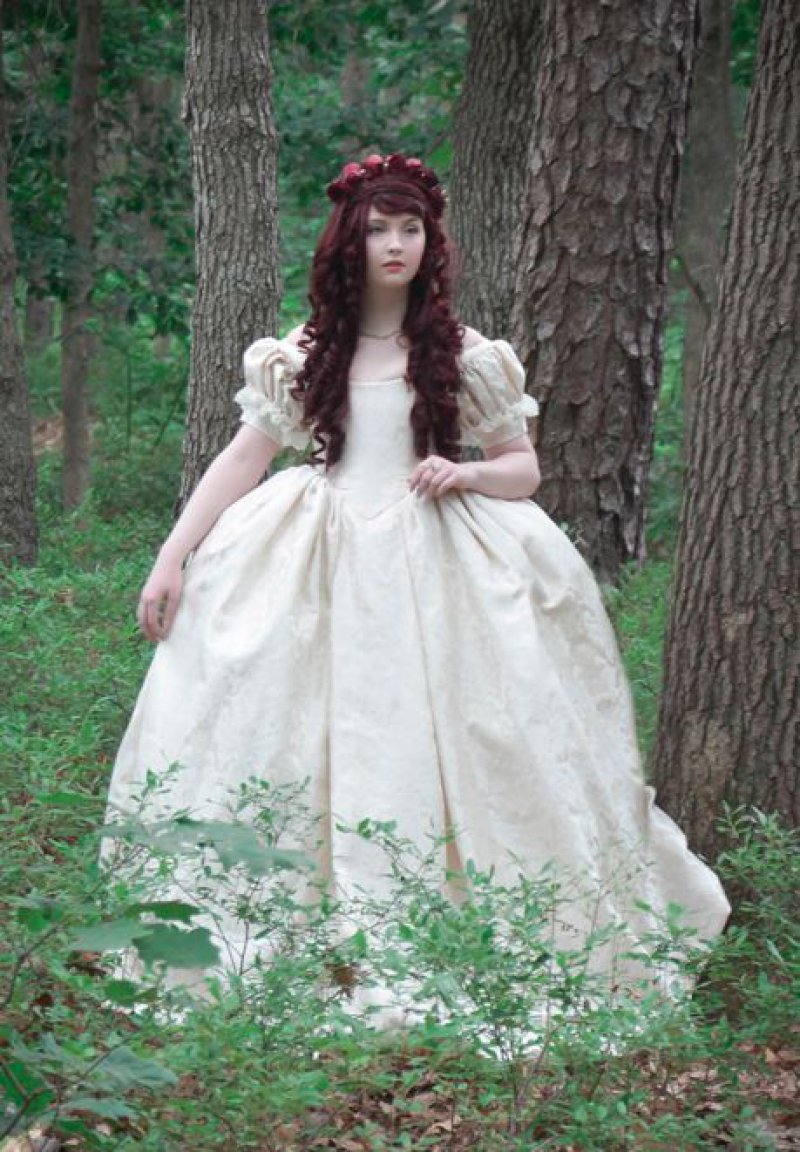 A Dress Made Based on 18th Century Fashion-Meet The Girl Who Sews Her Own Cosplay Dresses