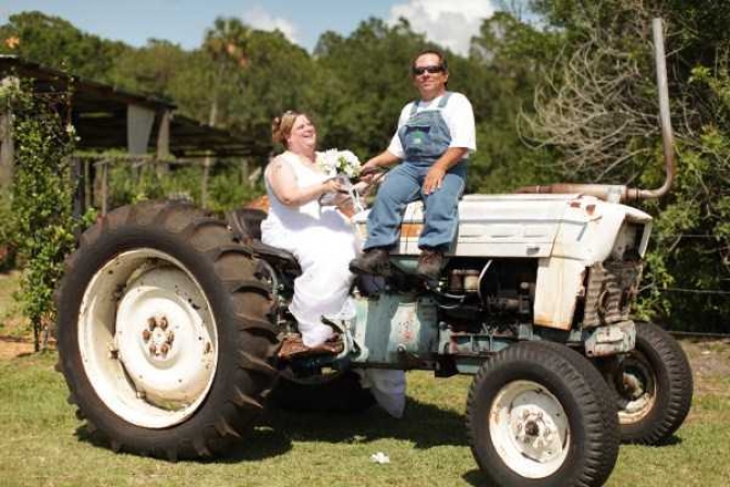 A Small Man, Fat Bride and a Big Tractor-15 Funny Redneck Marriage Photos