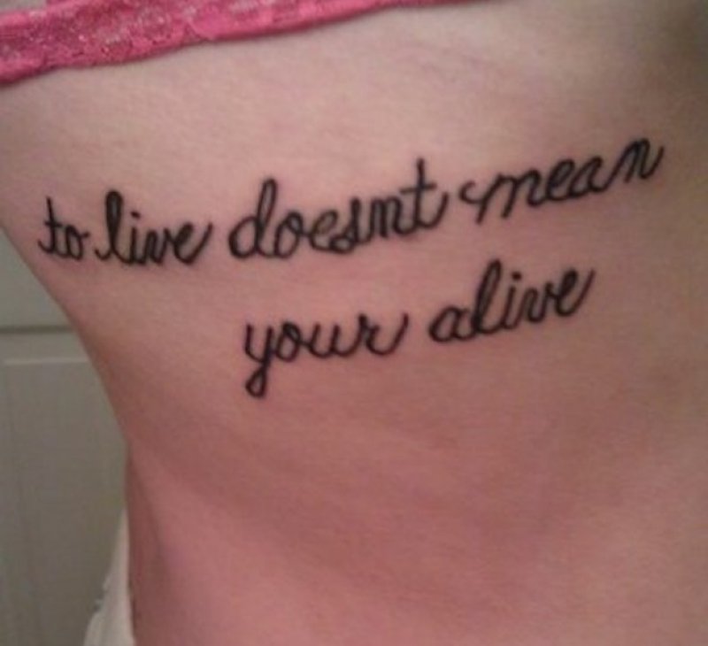 To Live Doesn't Mean 'YOUR' Alive-15 Worst Tattoo Spelling Mistakes Ever