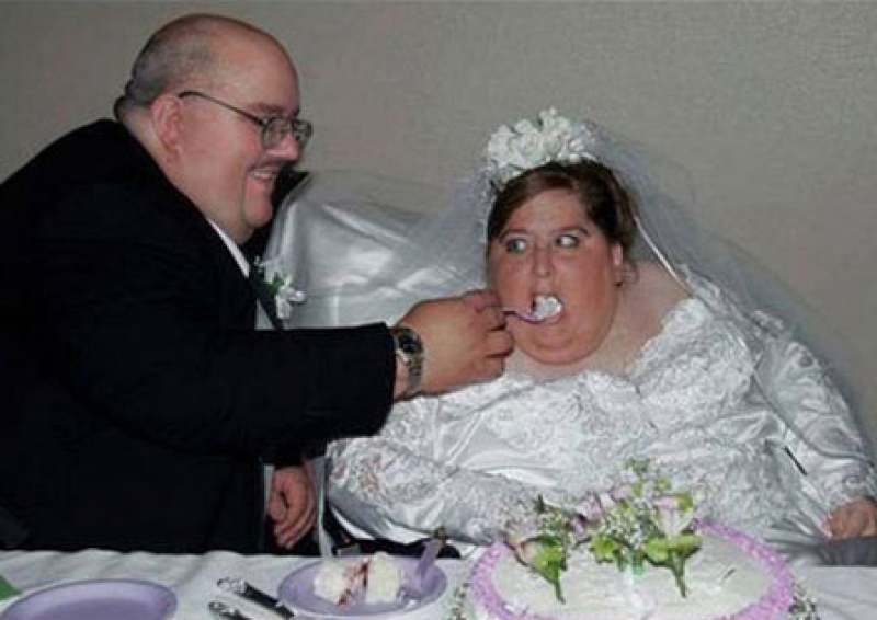 Everything is Grand and Majestic in this Photo-15 Funny Redneck Marriage Photos