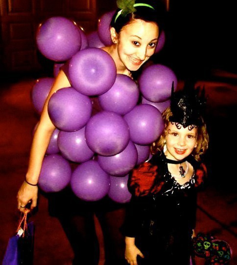 A Bunch of Grapes Halloween Costume-Simple Halloween Costumes You Can Make Within A Day