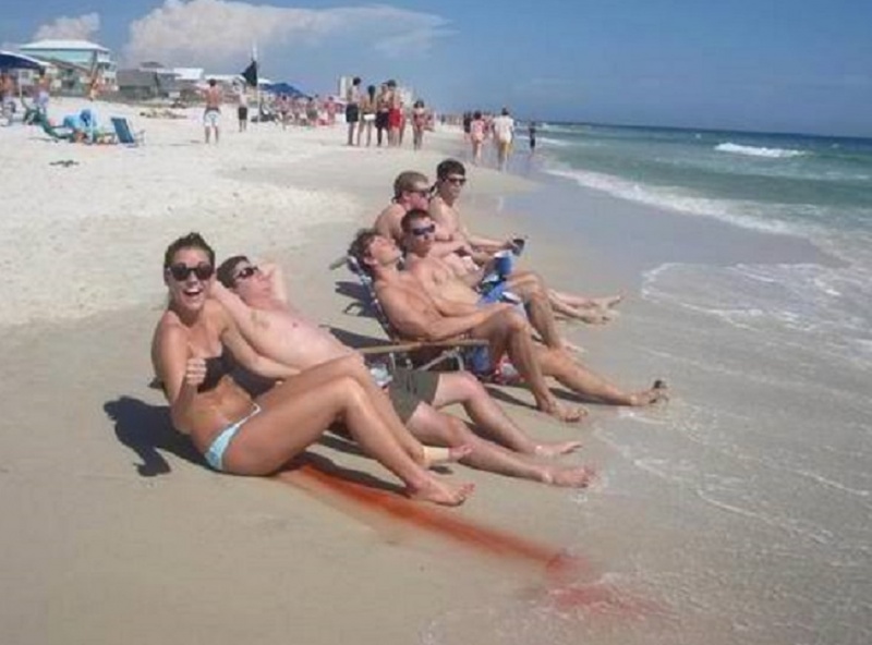 Hilarious lady-18 Hilarious Beach Fails That Will Make You Laugh Out Loud