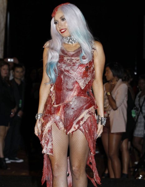 The infamous meat dress-Worst Lady Gaga Outfits