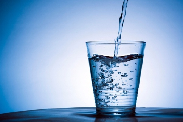 Stay hydrated-Natural Ways To Stop Hair Loss