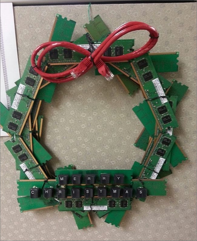 Circuit board wreath-Geeky Christmas Decorations