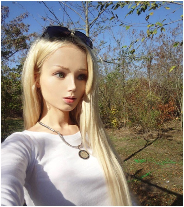 Valeria Lukyanova - Lifeless-Meet The Real-Life Barbie