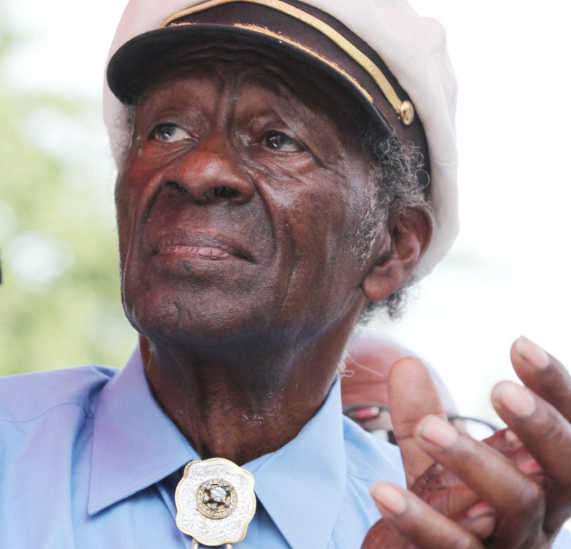 Chuck Berry-12 Celebrities With  Shocking Criminal Past