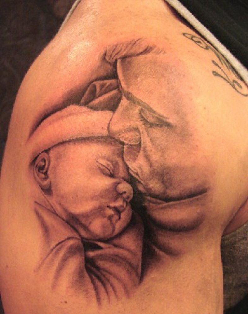 A Father's Kiss-12 Best Father And Daughter Tattoos Ever