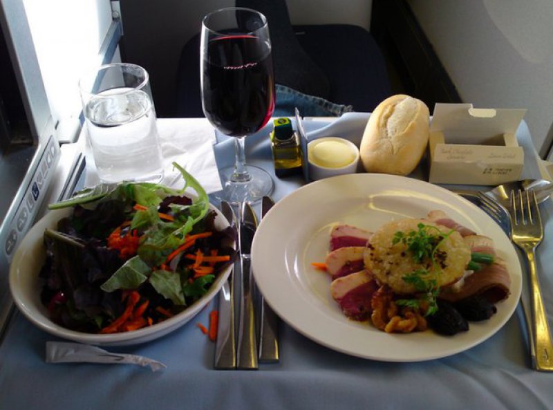 British Airlines-15 Airlines And The Food Served In The Economy Vs. Business Class