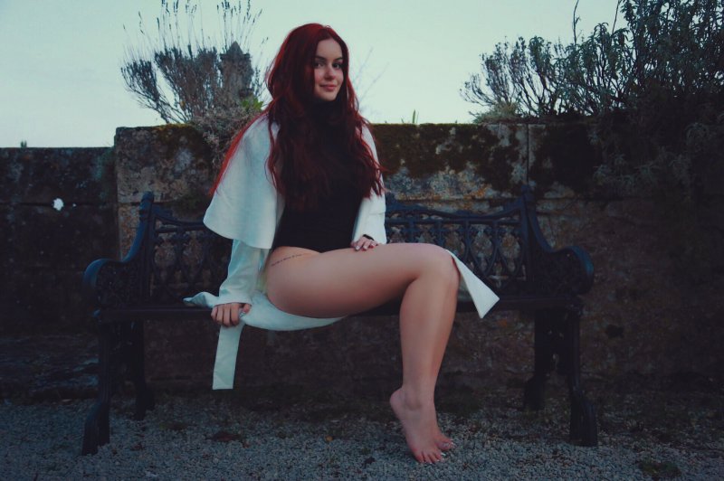 Ariel Winter's Legs And Feet-23 Sexiest Celebrity Legs And Feet