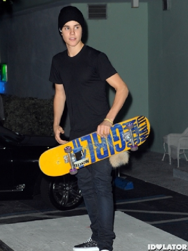 Skateboarding-Things You Don't Know About Justin Bieber