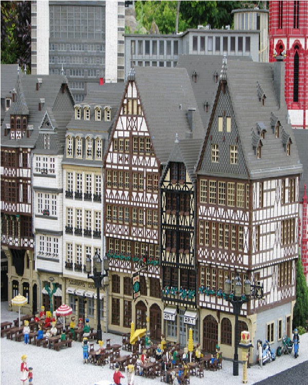 Bavarian building-Amazing LEGO Creations