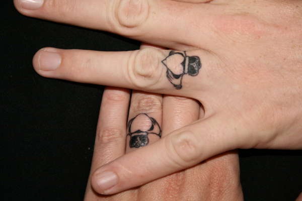 Heart ring-Cool Wedding Ring Tattoos