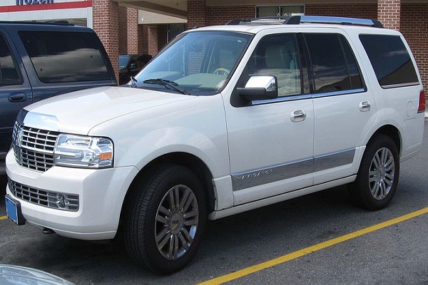 Lincoln Navigator L-Longest Cars In The World