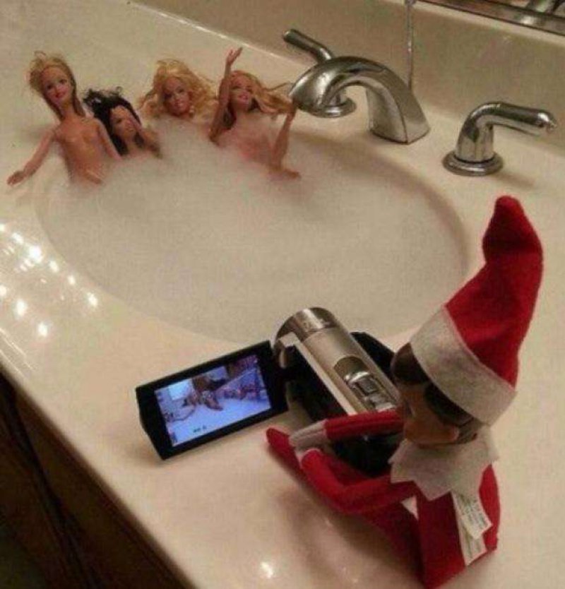 This Hilarious Combination of Elf and Barbie-15 Hilarious Photos Of The Elf On The Shelf Gone Wrong