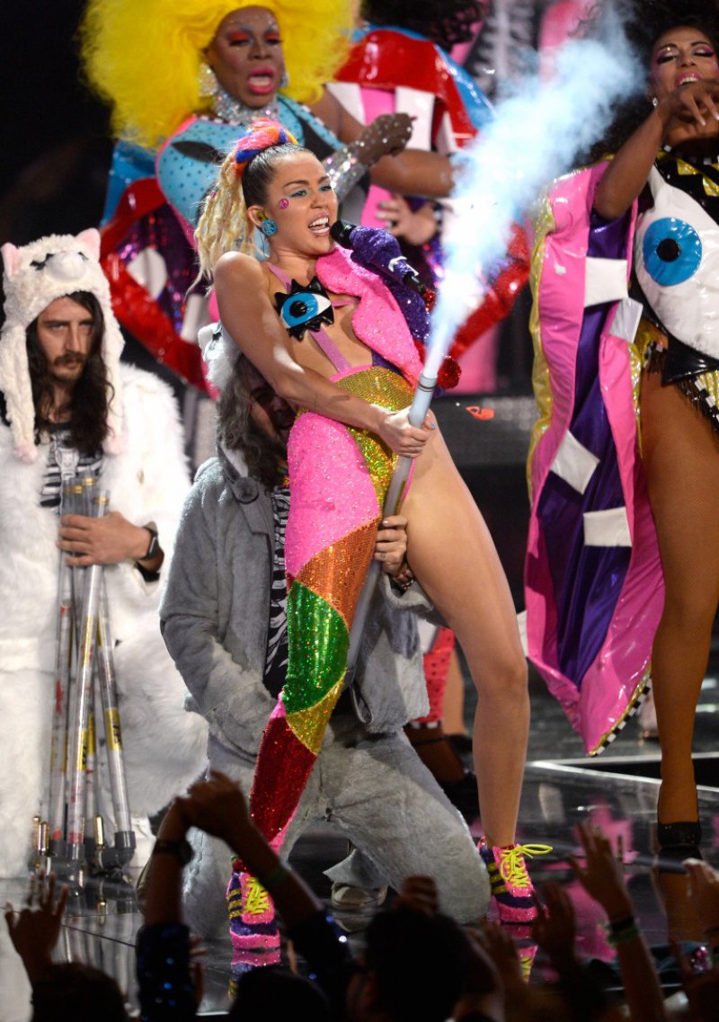 That's More Like it-15 Images That Show Miley Cyrus Has Totally Lost It