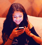 Women Analyze Text Messages-15 Weird Things Women Do But Won't Agree With