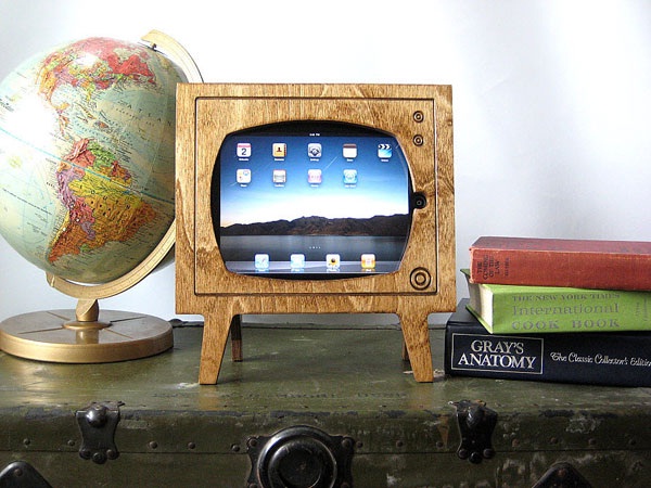 A Love Of Retro-Coolest IPad Docks & Stands