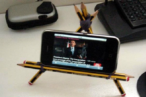 IPhone Easel-Cool IPhone Modifications