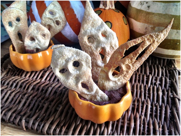 Ghouls in Black Bean Dip-15 Scary Halloween Dishes That Will Scare The Life Out Of Your Guests