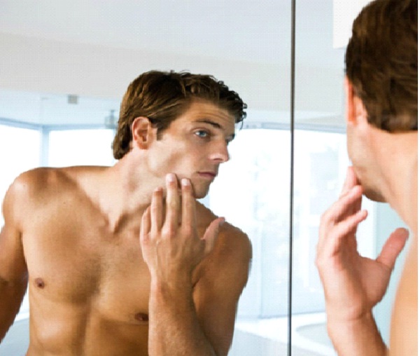 Spouse Spends More Time In Mirror-Marriage In Trouble Signs You Should Not Avoid