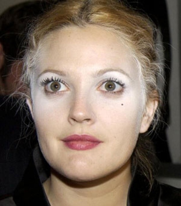 Drew Barrymore-15 Worst Celebrity Makeup Disasters Ever
