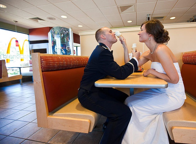 Aww so sweet-Pics Of People Getting Married In McDonalds