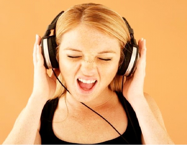 Listen To Songs With Lyrics-How To Learn Any Language Quickly