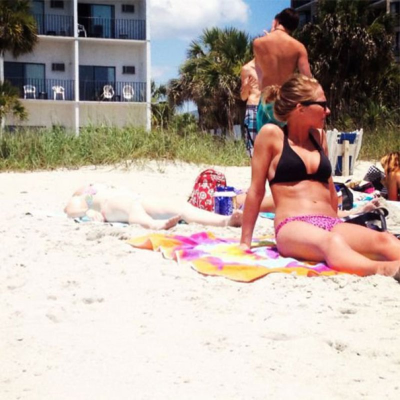 When Getting a Sunbath is an Emergency-When You Notice What's Wrong With These Pictures, You Will Freak Out