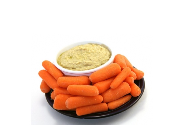 Carrots with Hummus-Tasty Low Calorie Snack Ideas