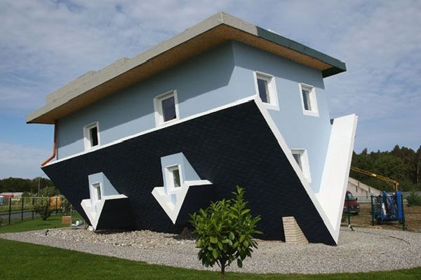 Upside down house-Incredible Architectural Illusions