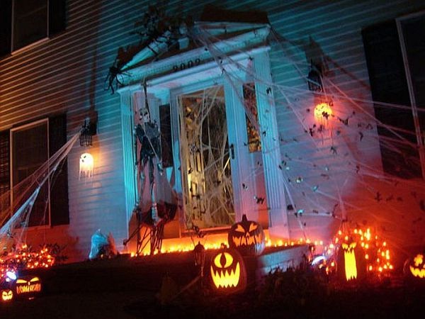 Lights and lights-Amazing Halloween Home Decorations