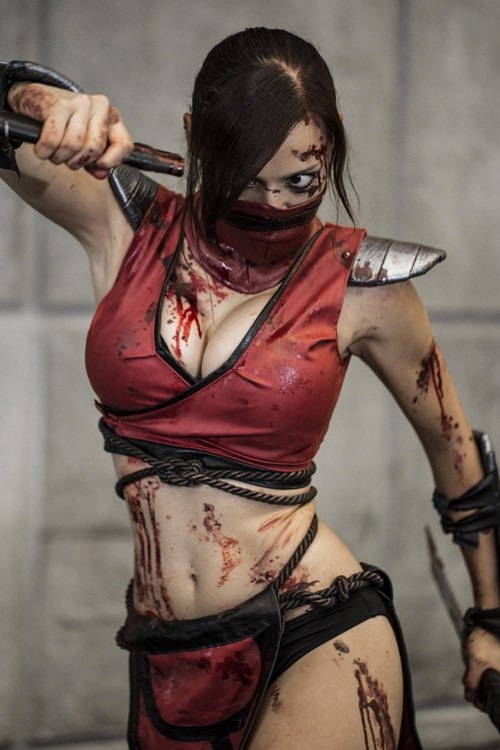 Scarlet-Best Mortal Kombat Cosplays