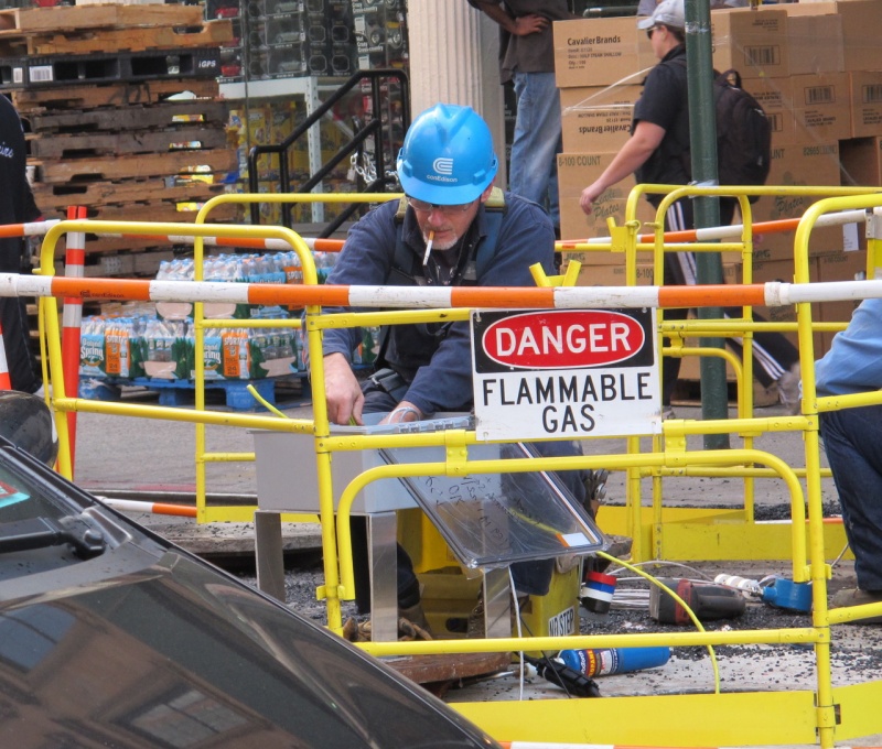 Danger; Who Cares?-15 Workers Who Are Doing It Totally Wrong