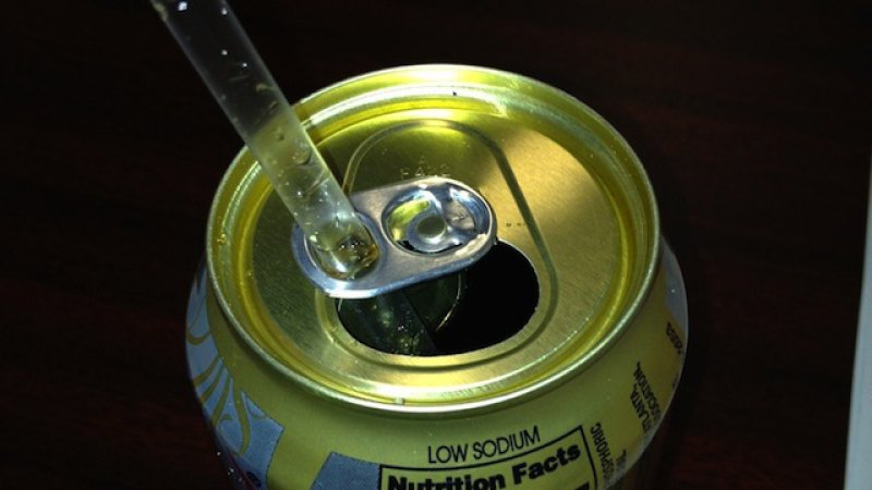 Using Straw and Soda Can the Right Way-15 Silly Things You Probably Didn't Know Until Now