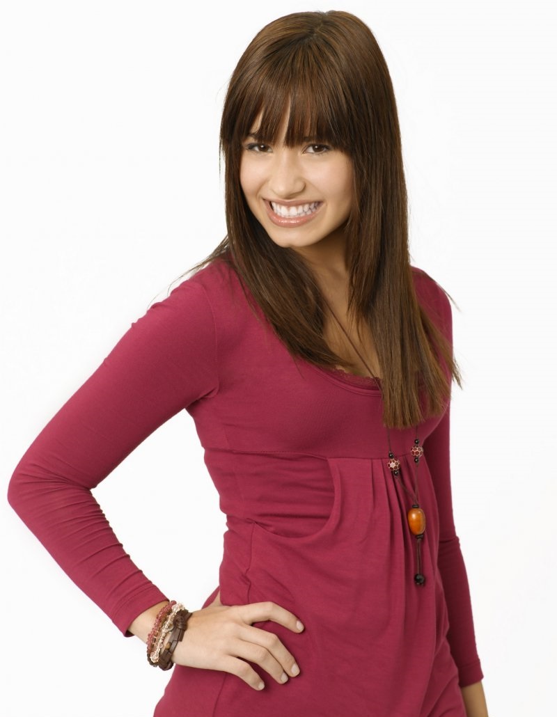 Demi Lovato-15 Popular Disney Channel Stars Then And Now