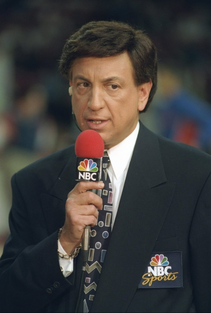 Marv Albert-12 Celebrities That Were Caught With Hookers