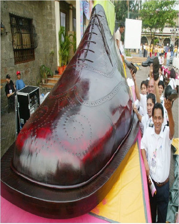 Largest Shoe-15 Craziest World Records Ever Created