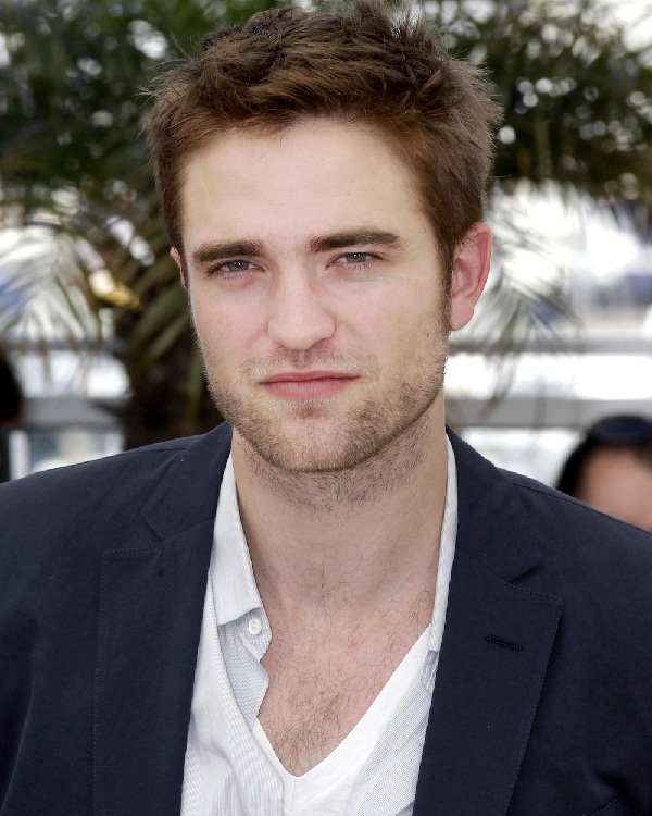 Robert Pattinson Loves diet Coke-15 Celebrities And Their Bizarre Addictions