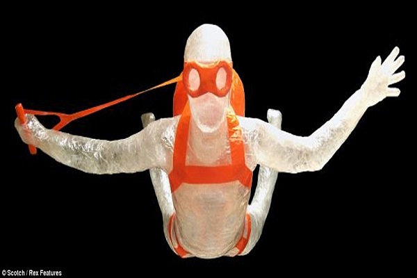 The sky diver-Amazing Packing Tape Sculptures