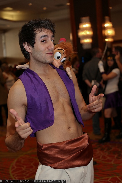 Aladdin-15 Best Disney Cosplays You'll Ever See