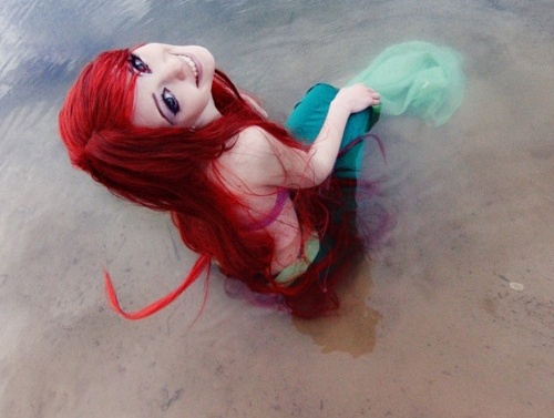 Ariel cosplay-15 Best Disney Cosplays You'll Ever See