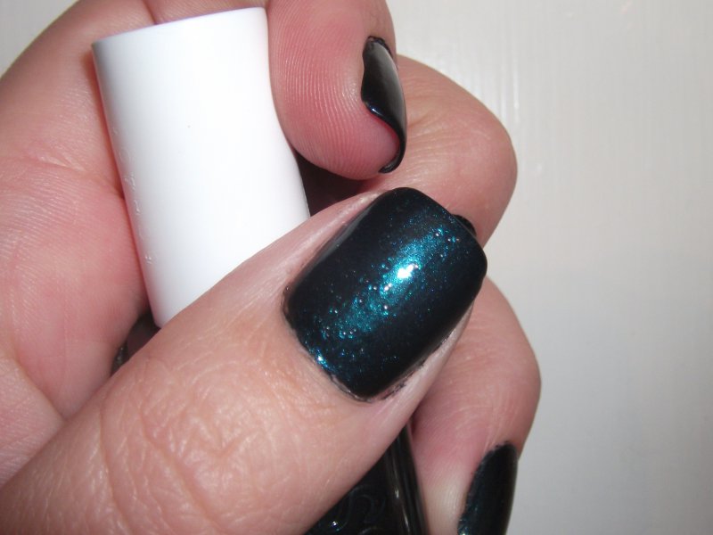 Avoiding Nail Polish Bubbles-12 Healthy And Pretty Nails Tips You Can Try Today