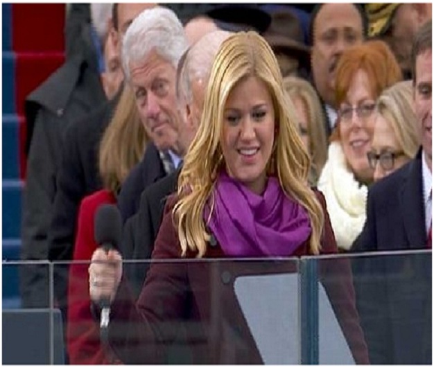 Bill Clinton Photobombs Kelly Clarkson-Top Hilarious Celebrity Photobombs