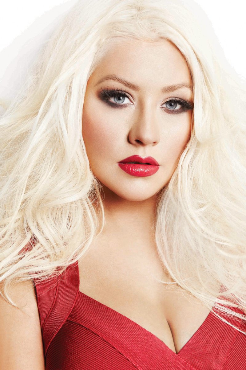 Christina Aguilera-12 Famous Blondes In Hollywood