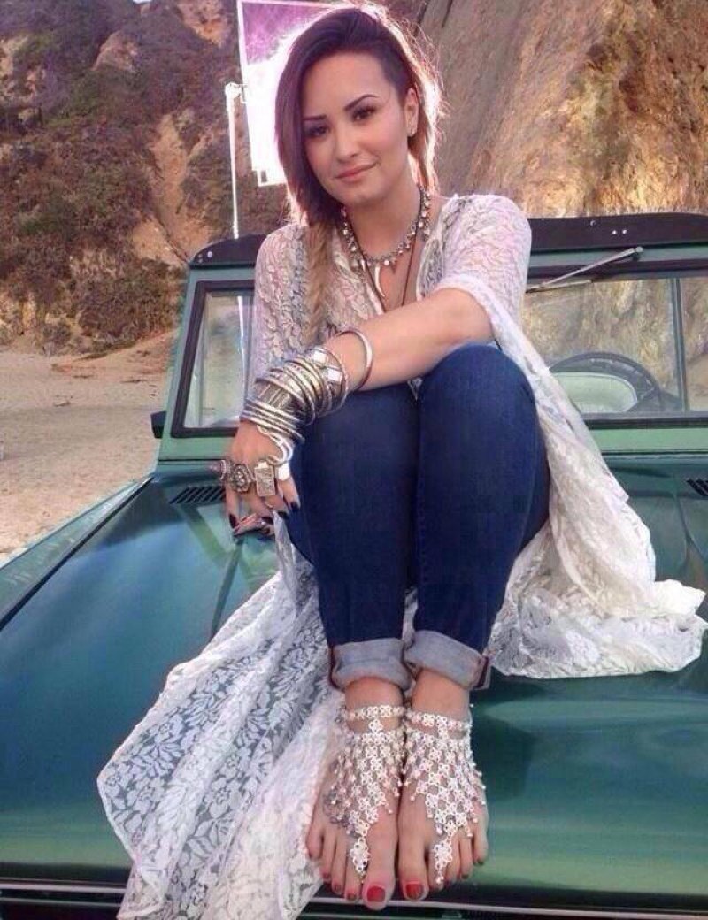 Demi Lovato's Legs And Feet