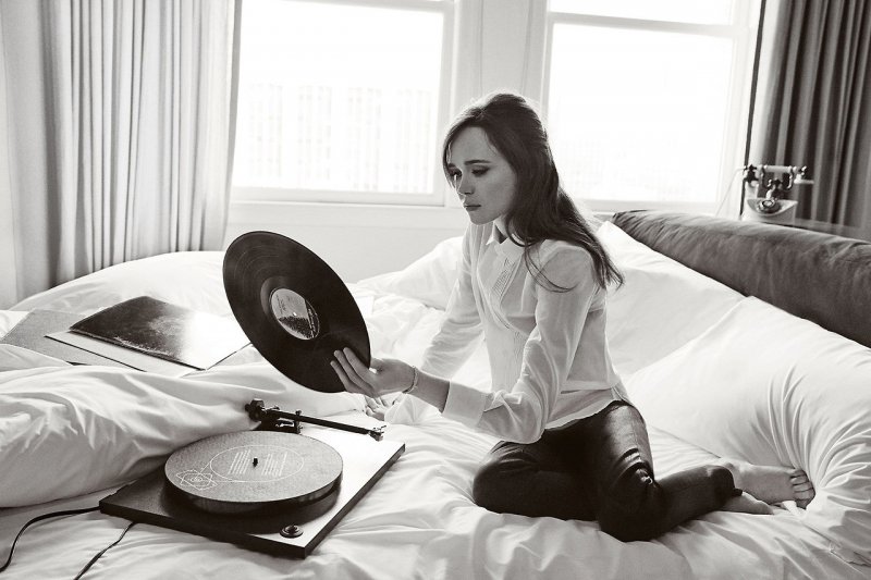 Ellen Page-12 Hottest Lesbians From Around The World